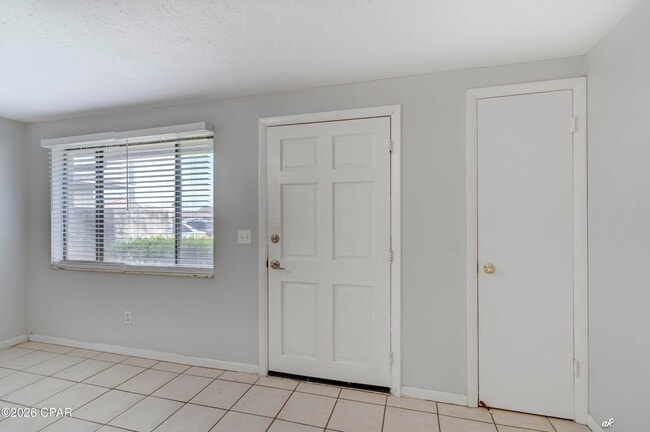 Building Photo - 1125 Bradley Cir