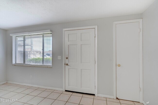 Foto del edificio - 1125 Bradley Cir