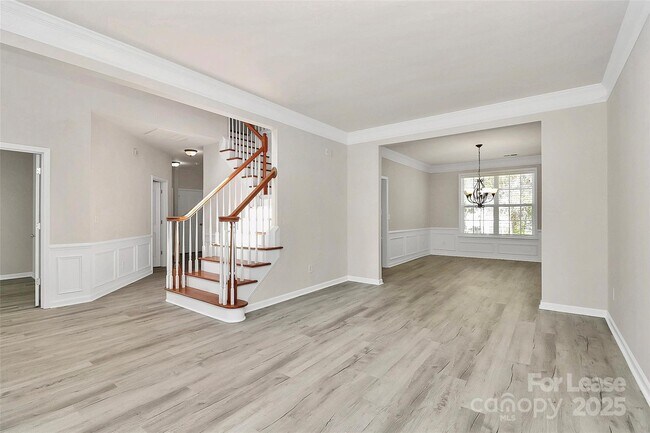 Foto del edificio - 2108 Oakcliffe Ct