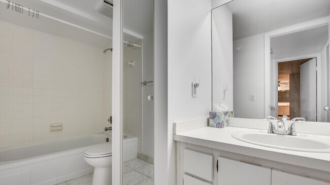 Foto del edificio - 121 1st Ln