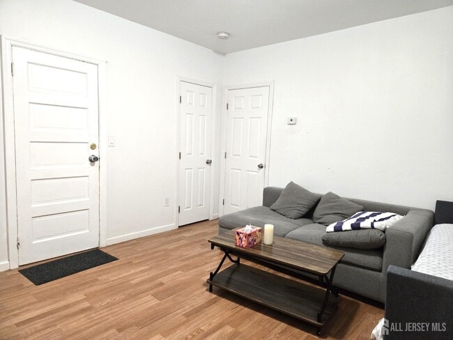 Building Photo - 54 Harvey St