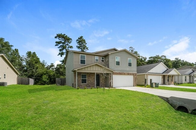 Building Photo - 15763 Del Norte Dr