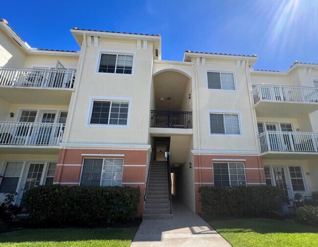 Foto del edificio - 9873 Baywinds Blvd