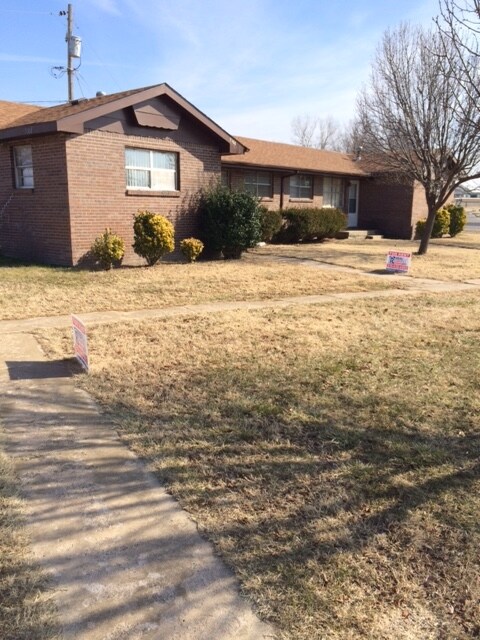 Primary Photo - 5106 E New Jersey Dr