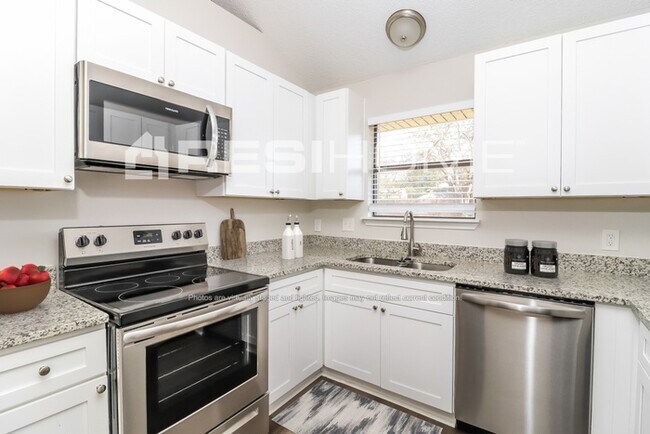 Foto del edificio - 4404 Lakeview Dr