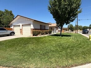 Building Photo - 880 Tyler Way