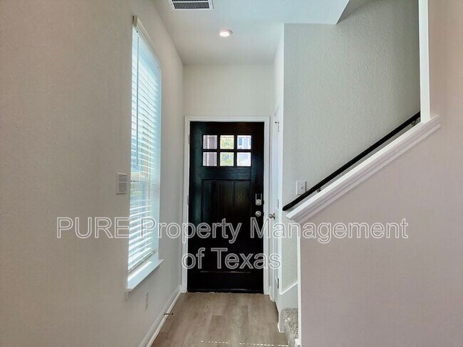 Building Photo - 2208 Cornfield Dr