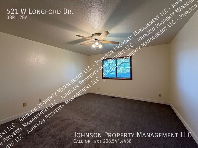 Foto del edificio - 521 Longford Dr