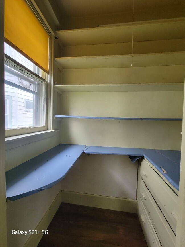 Foto del edificio - Spacious 3/4 bedroom on a quiet Street