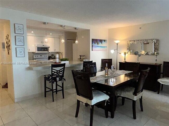 Foto del edificio - 6917 Collins Ave