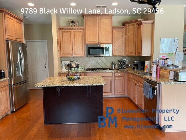 Foto del edificio - 9789 Black Willow Ln