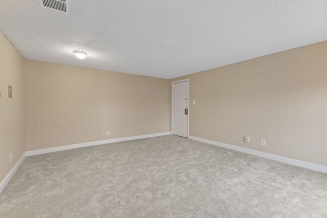 Building Photo - 3609 Balsam Ave