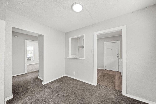 Building Photo - 1721 W 5th St
