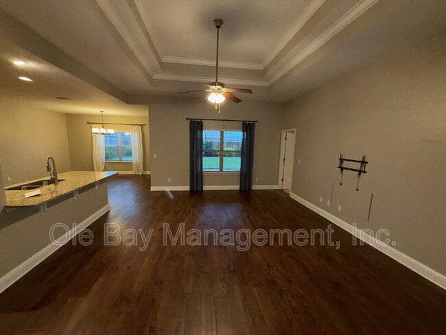 Foto del edificio - 10013 Summer Woods Cir N