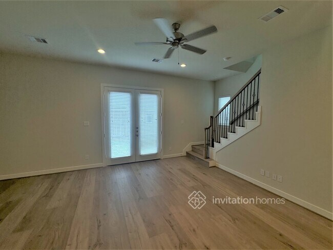 Building Photo - 10438 Executive Lake Dr
