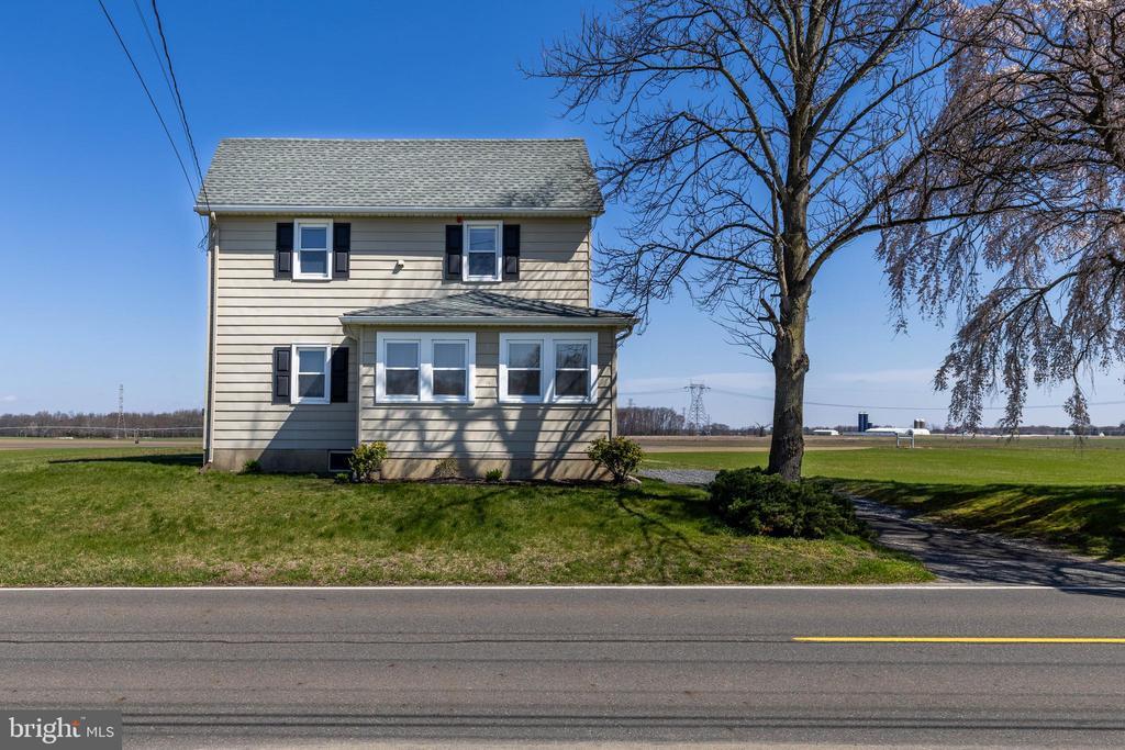 Primary Photo - 230 Landing St