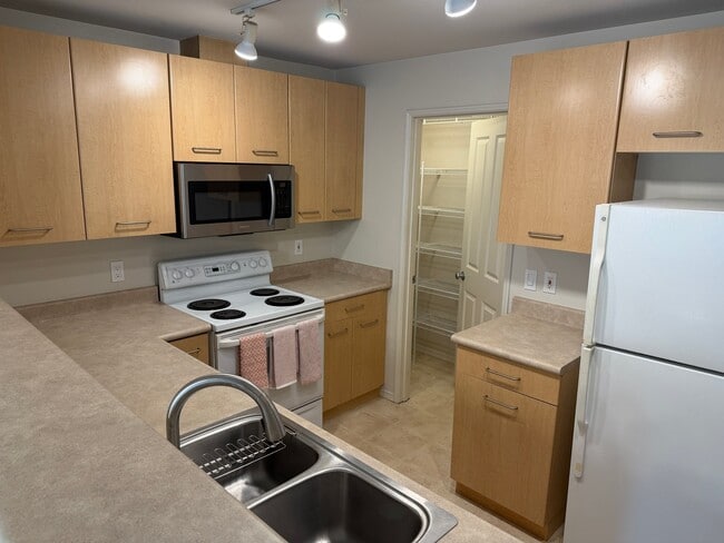 Building Photo - 710 240th Way SE