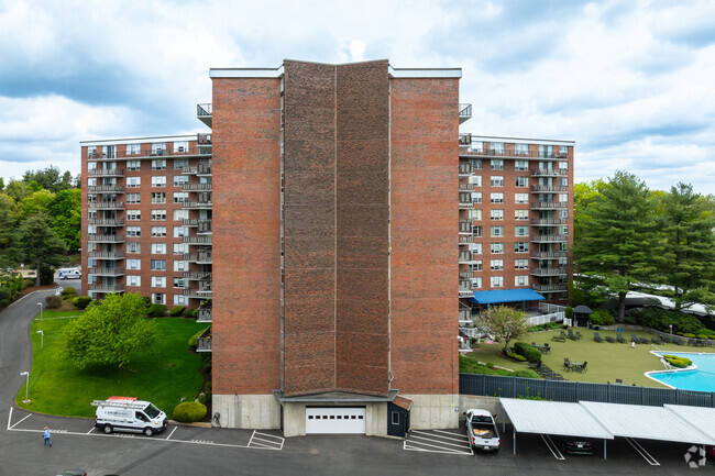 Alt Building - Imperial Towers