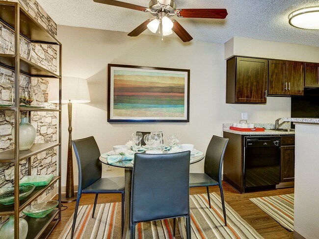 Foto del edificio - ReNew Cherry Creek