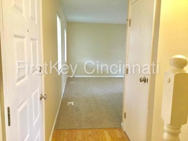 Building Photo - 3938 Schroeder Dr