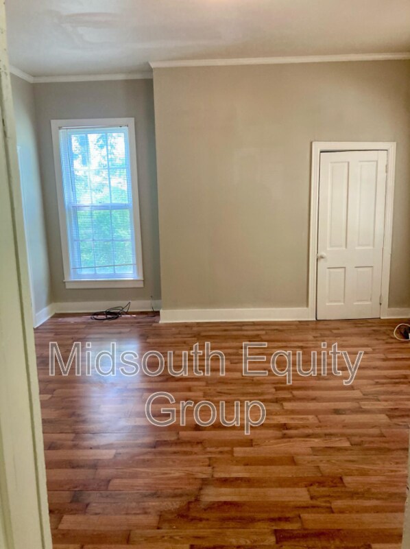 Foto del edificio - 420 N McLemore Ave