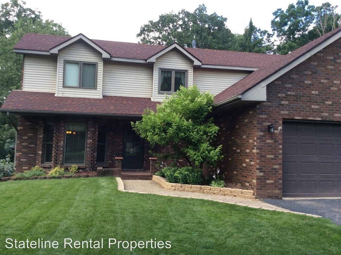 104 Centralia Pl NE, Poplar Grove, IL 61065 House Rental in Poplar