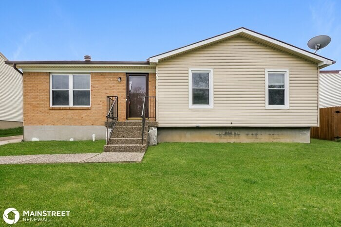 Primary Photo - 4319 LOCHRIDGE PKWY, LOUISVILLE, KY 40299