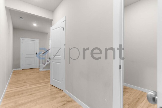 Foto del edificio - 18823 111th Ave E