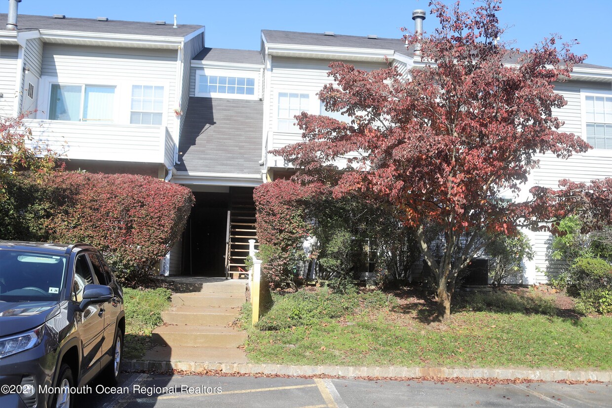 Primary Photo - 3 Hackamore Ct