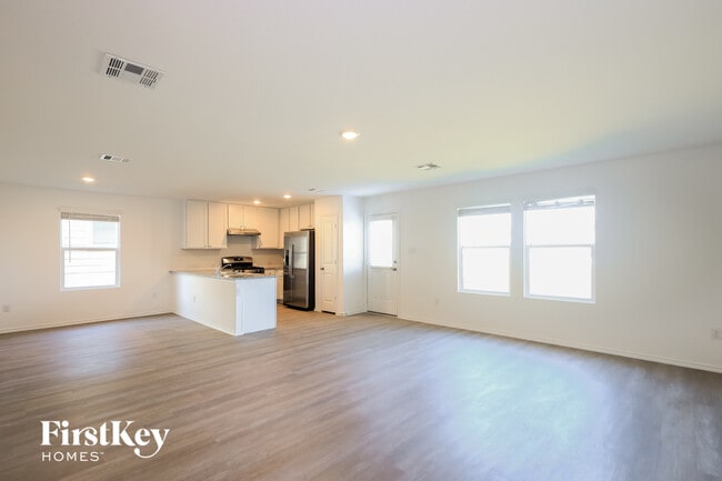 Building Photo - 6611 Scarecrow Wy