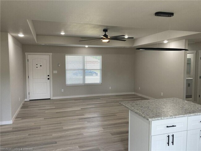 Foto del edificio - 10423 Preston Ct