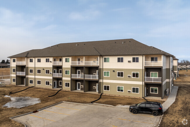 Apartment Exterior - Prairie Trail Village Apartments & Townhomes