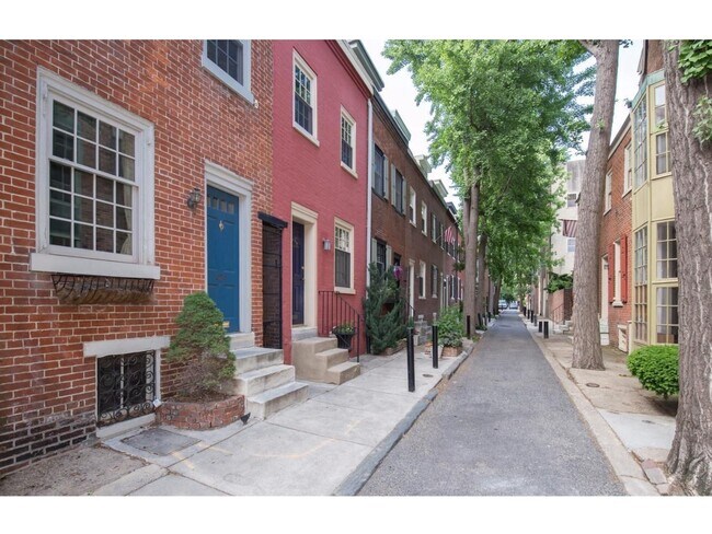Building Photo - 424 S Camac St