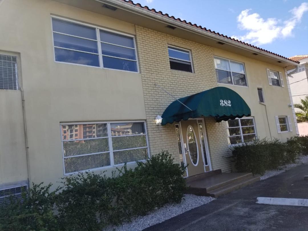 Primary Photo - 382 E Royal Palm Rd