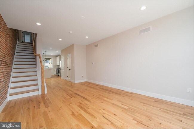 Building Photo - 3806 Foster Ave