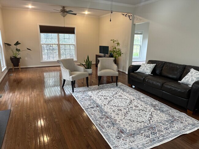 Foto del edificio - 6691 Deep Hollow Ln