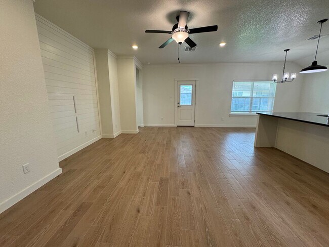 Foto del edificio - 4-Bedroom House for Rent in Temple