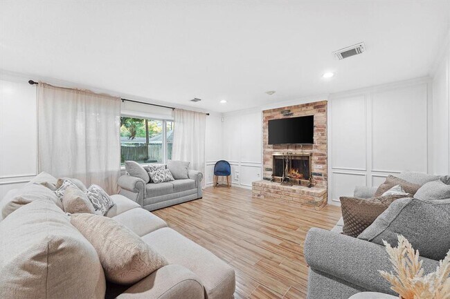 Foto del edificio - 2803 Blue Glen Ln
