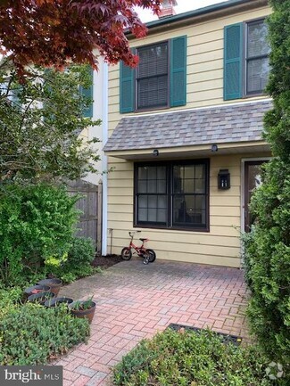 Building Photo - 255 Lowrys Ln