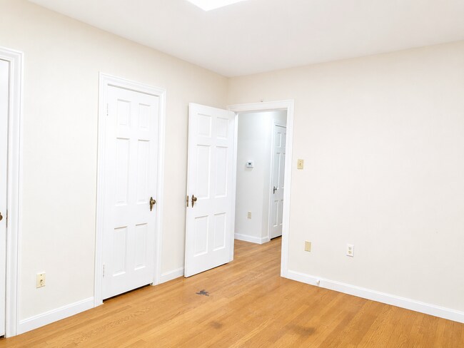 Building Photo - 2111 Live Oak St
