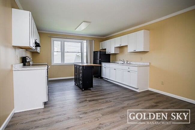 Building Photo - 1925 W Jackson St