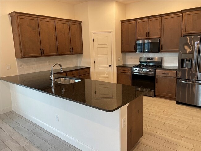 Building Photo - 464 Hall Ave