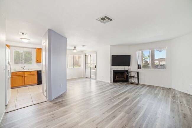 Building Photo - Charming 2-Bedroom Condo with Modern Ameni...