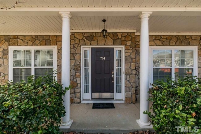 Building Photo - 714 Keystone Park Dr