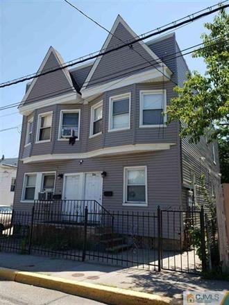Foto del edificio - 354 Paterson Plank Rd