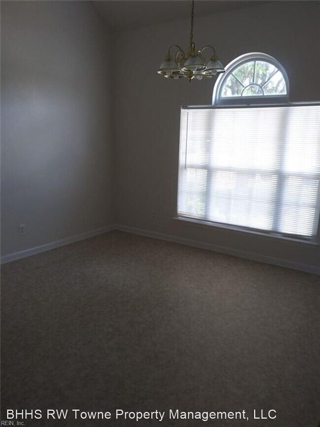 Building Photo - 3 br, 2.5 bath House - 1945 Bizzone Circle