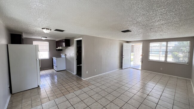 Building Photo - 2227 Chatlin Rd