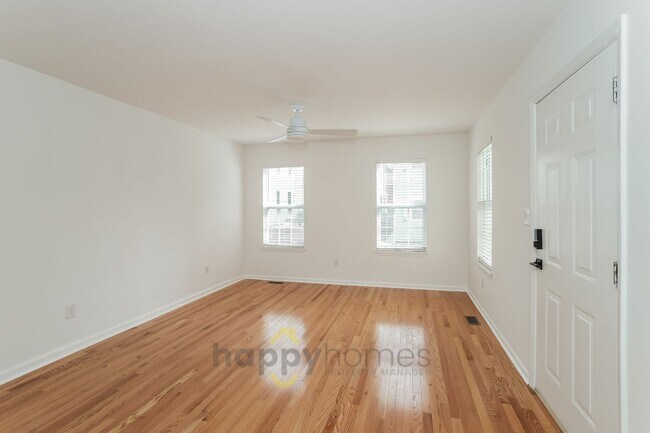 Photo - The Urban Retreat: Modern 3/1.5 Near Everything You Love House