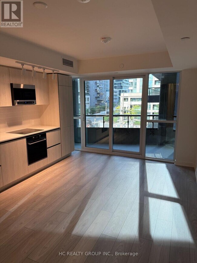 Photo du bâtiment - 110 Broadway Ave