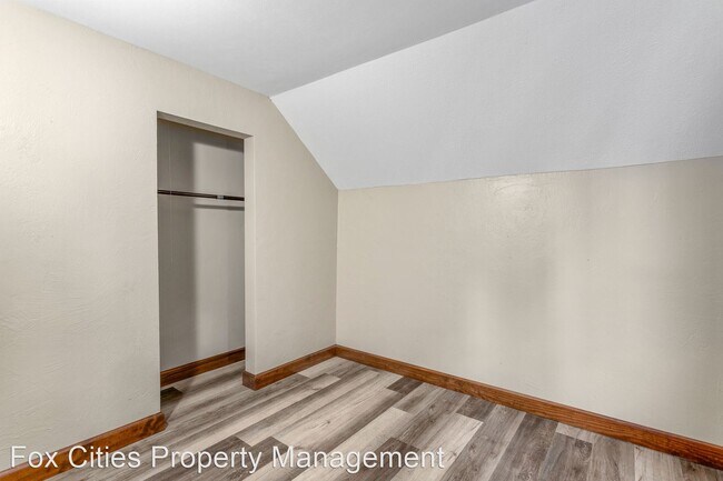 Foto del edificio - 3 br, 1 bath House - 413 Nassau Street